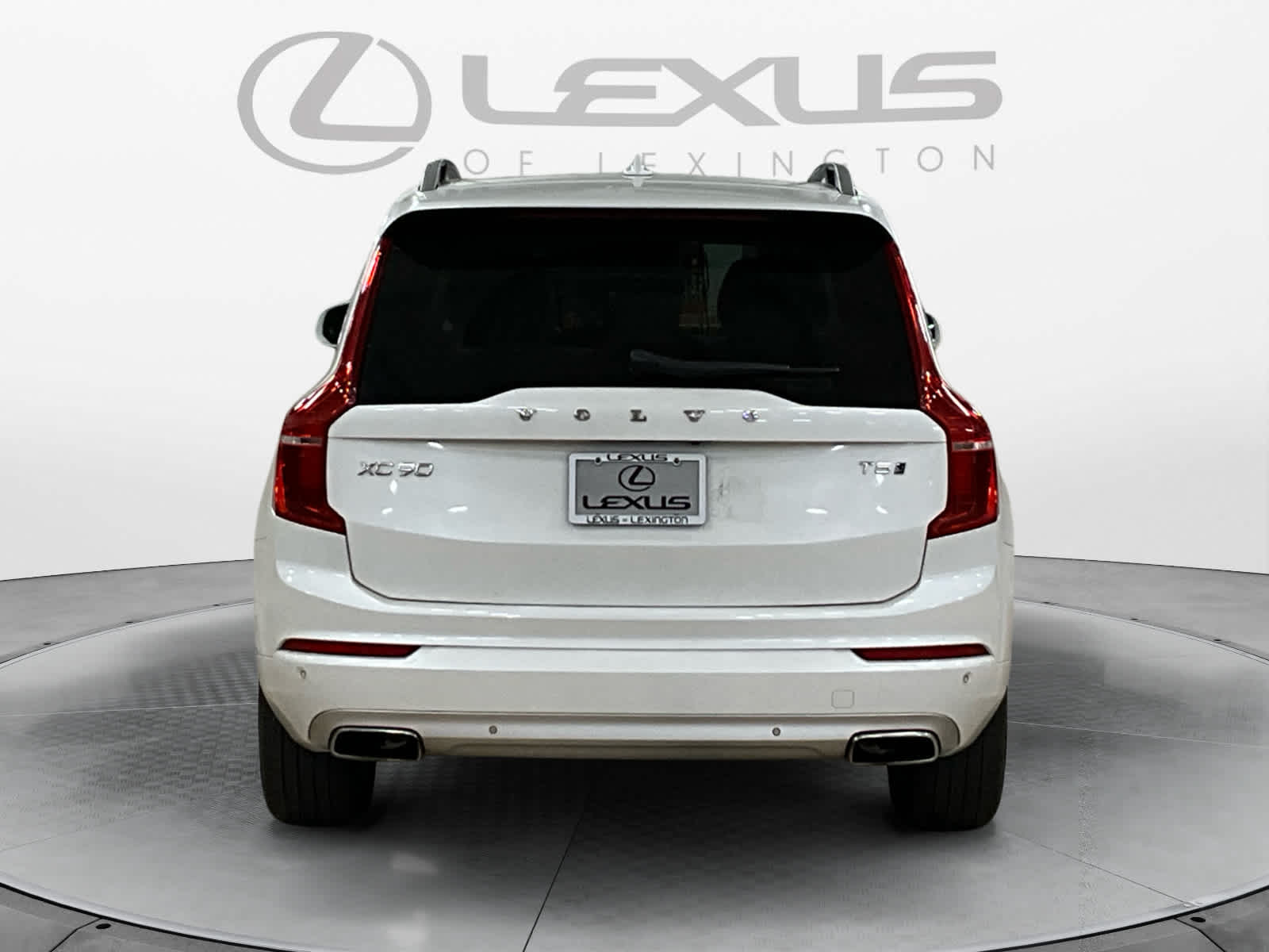 2017 Volvo XC90 Momentum