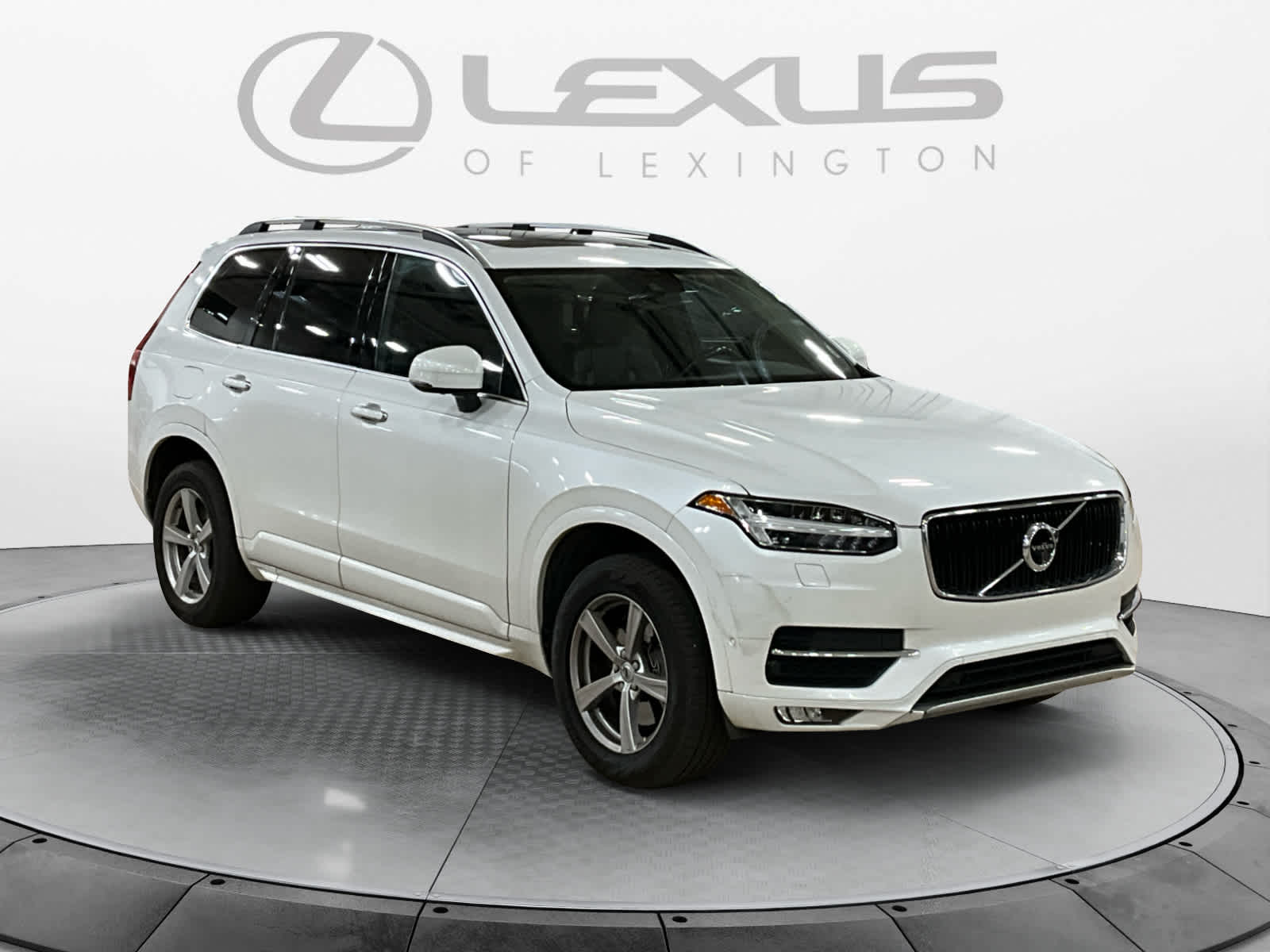 2017 Volvo XC90 Momentum
