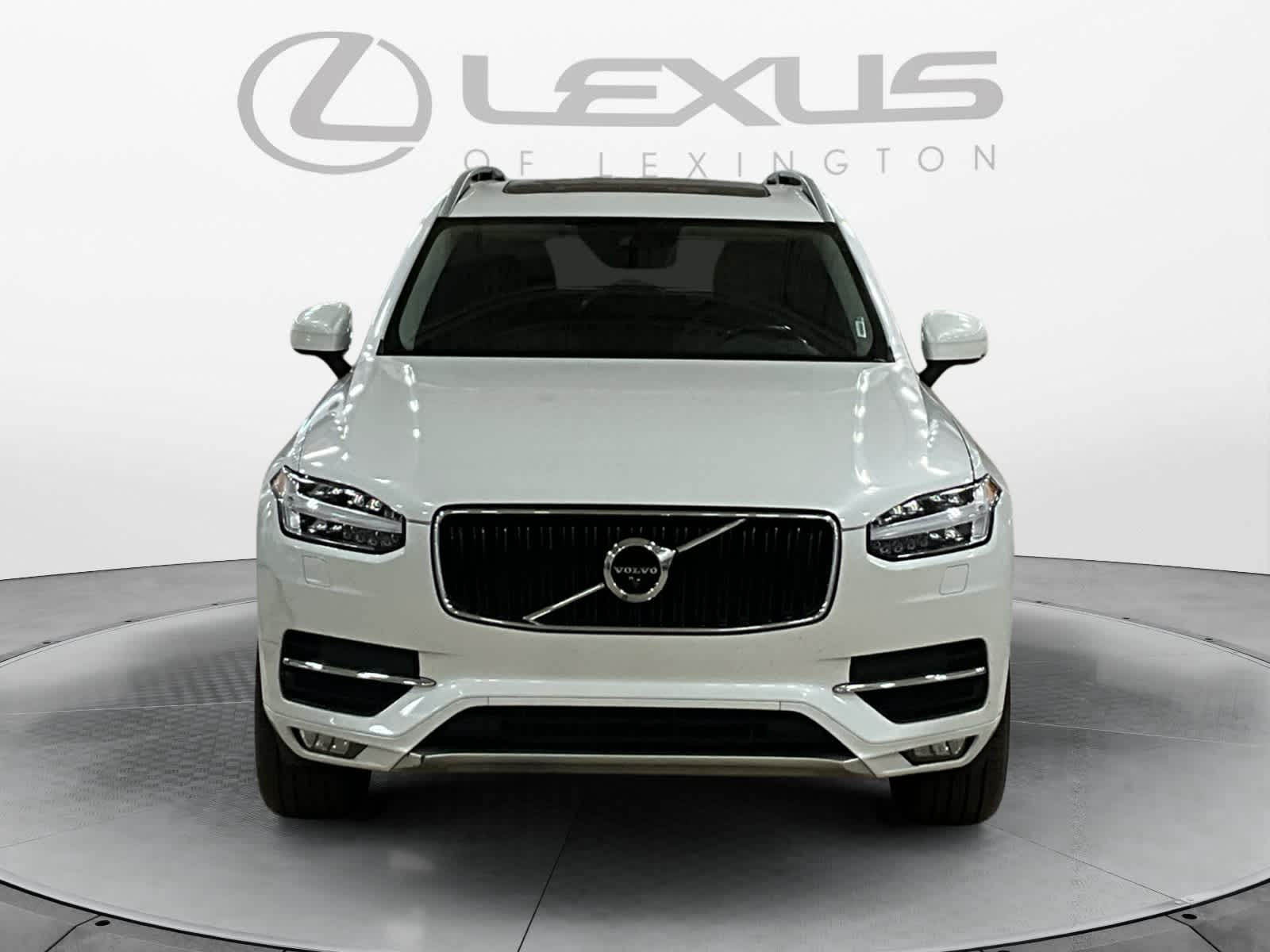 2017 Volvo XC90 Momentum