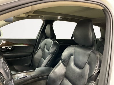 2017 Volvo XC90 Momentum