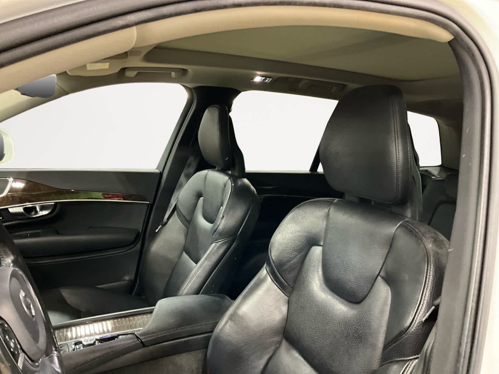 2017 Volvo XC90 Momentum