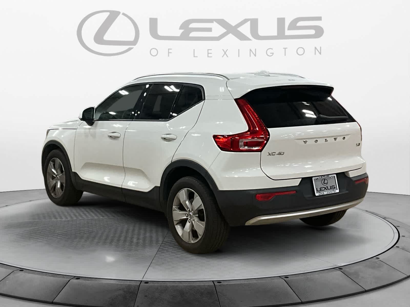 2020 Volvo XC40 Momentum