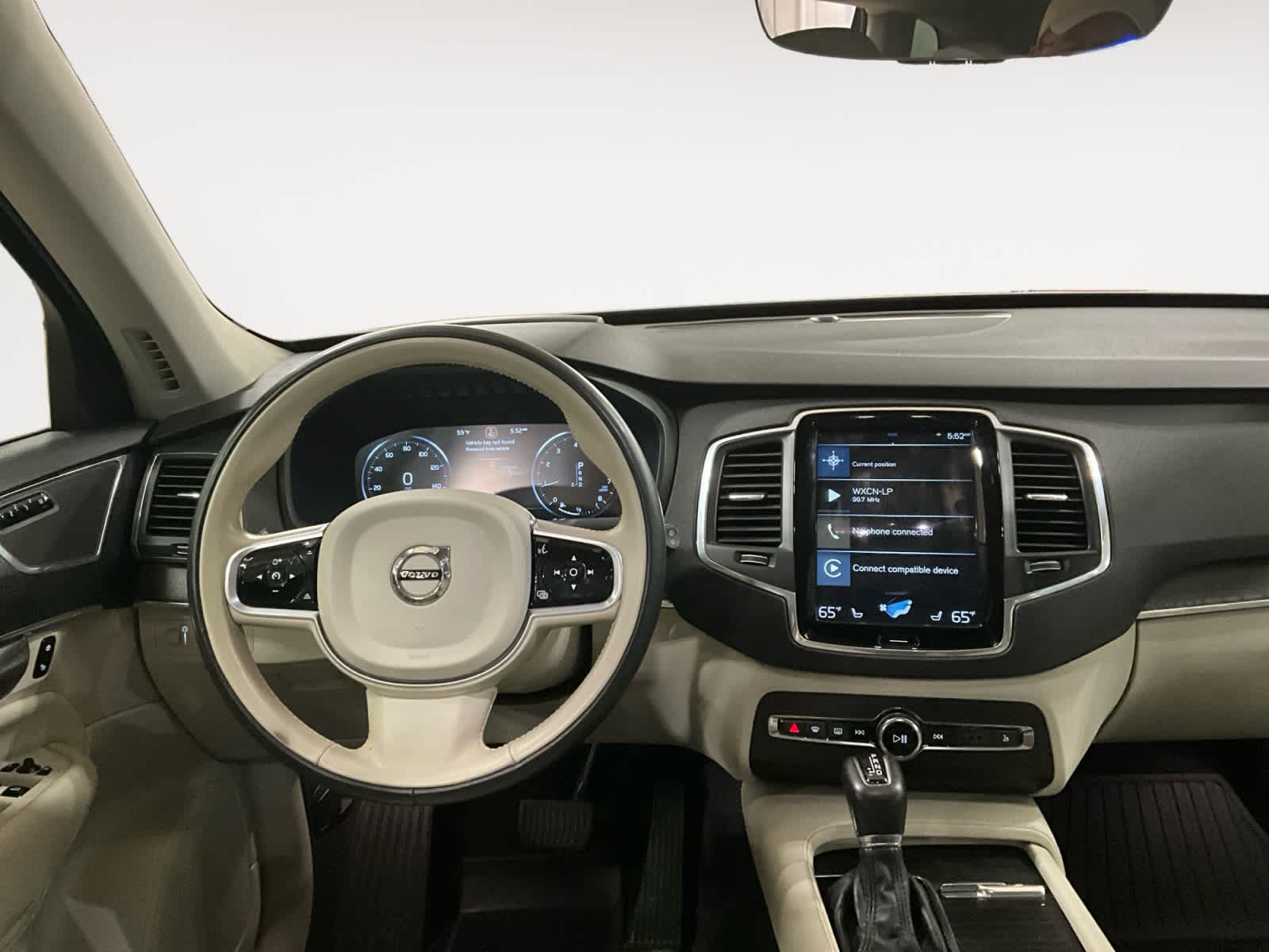 2020 Volvo XC90 Momentum