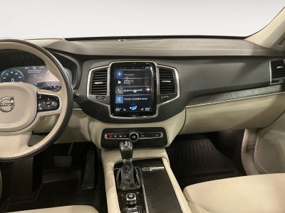 2020 Volvo XC90 Momentum