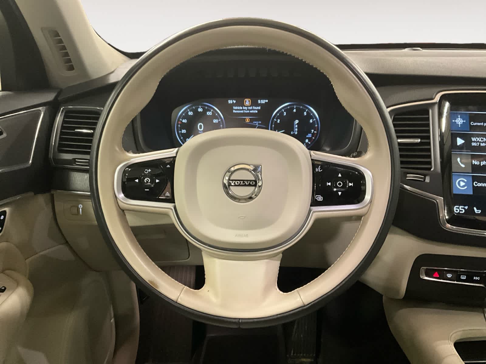 2020 Volvo XC90 Momentum