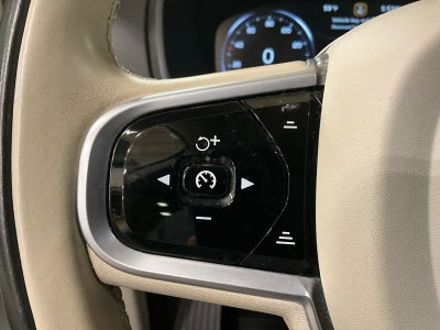 2020 Volvo XC90 Momentum