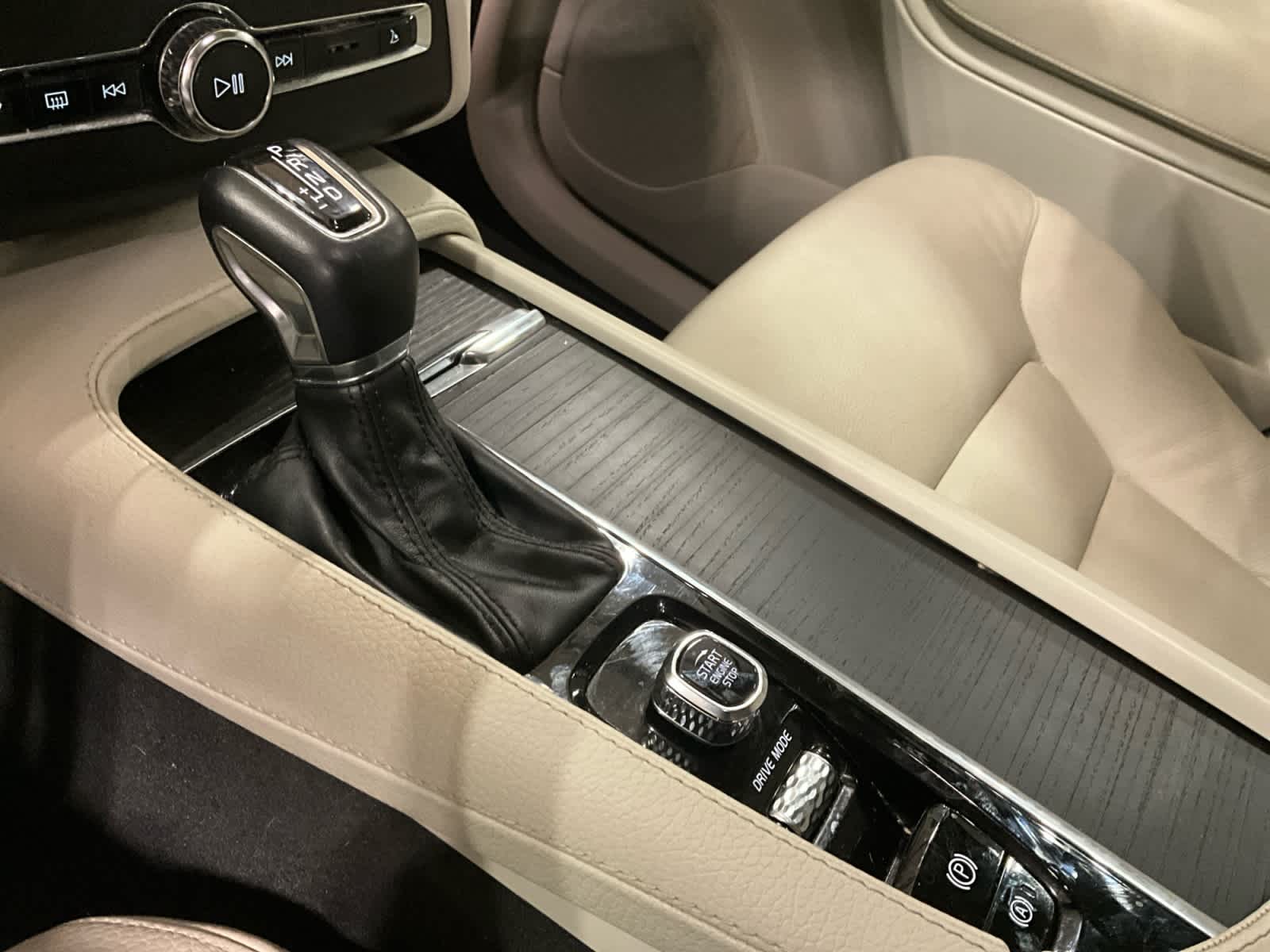 2020 Volvo XC90 Momentum