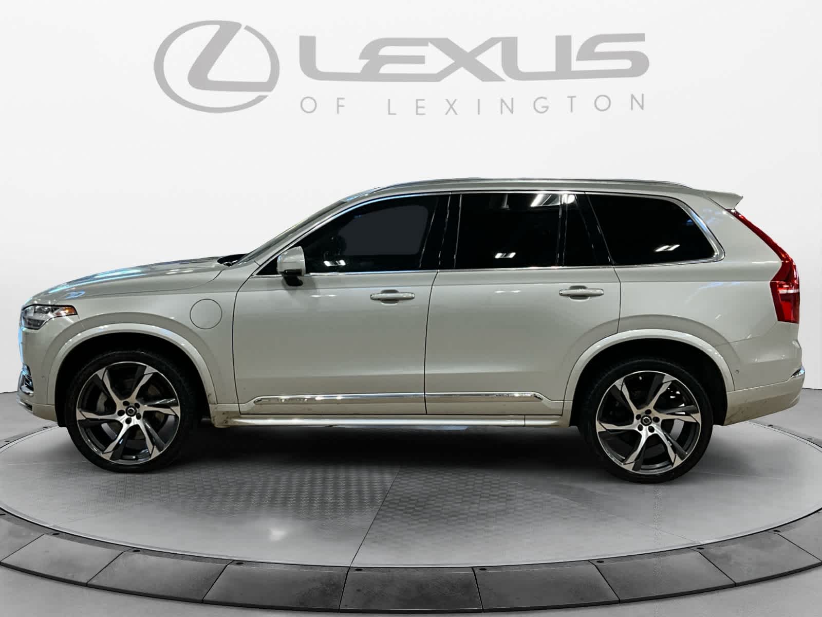 2022 Volvo XC90 Recharge Plug-In Hybrid Inscription