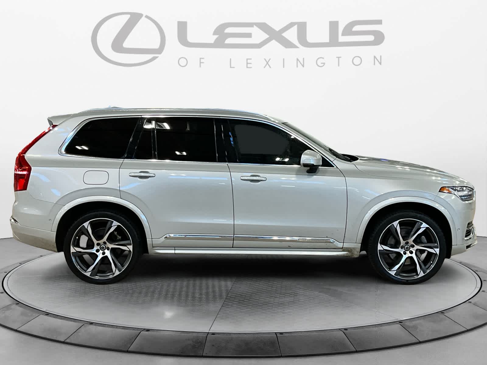2022 Volvo XC90 Recharge Plug-In Hybrid Inscription