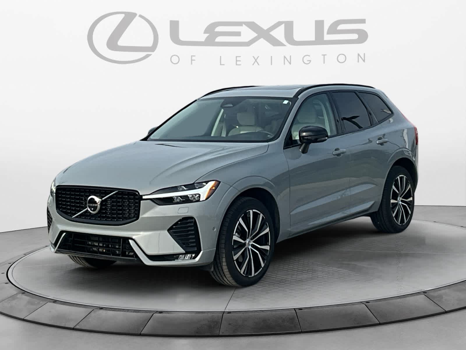 2025 Volvo XC60 Plus