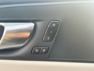 2025 Volvo XC60 Plus