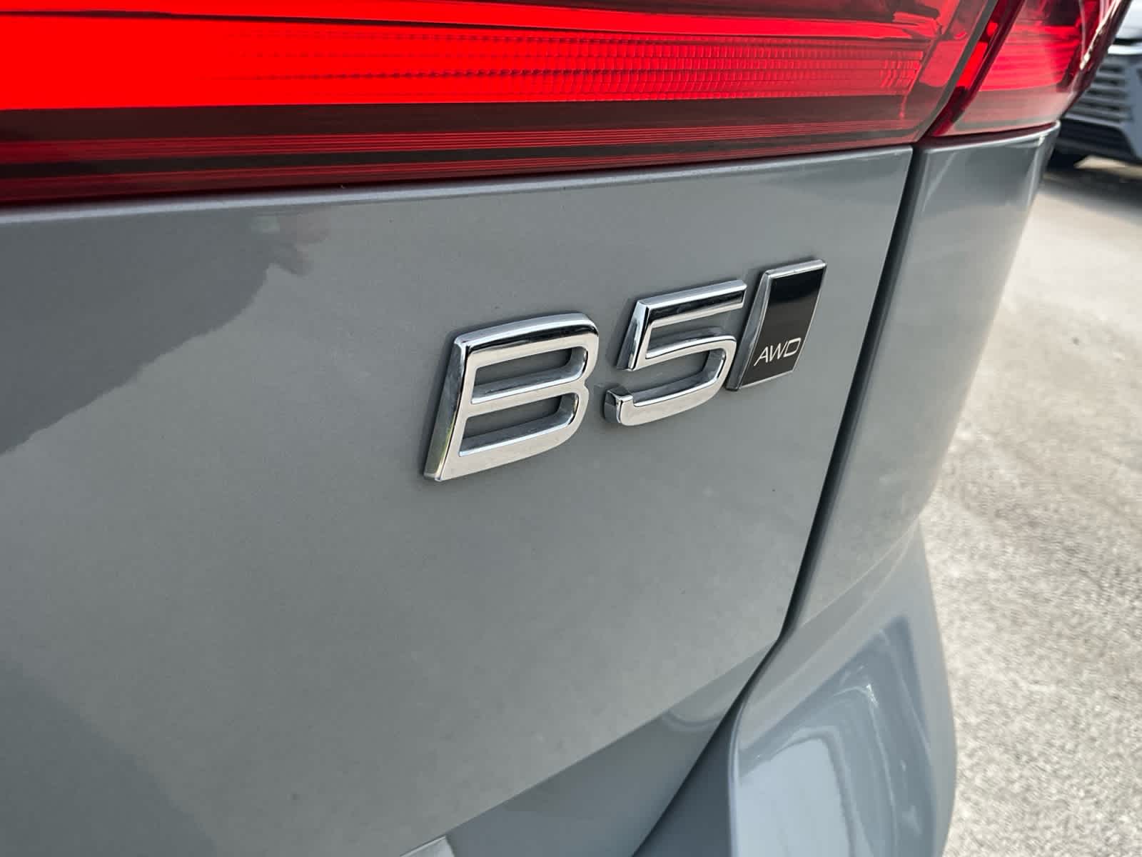 2025 Volvo XC60 Plus