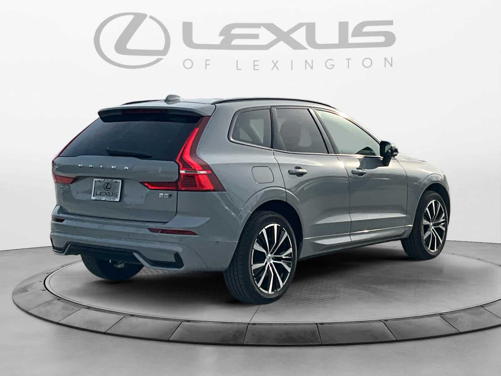 2025 Volvo XC60 Plus