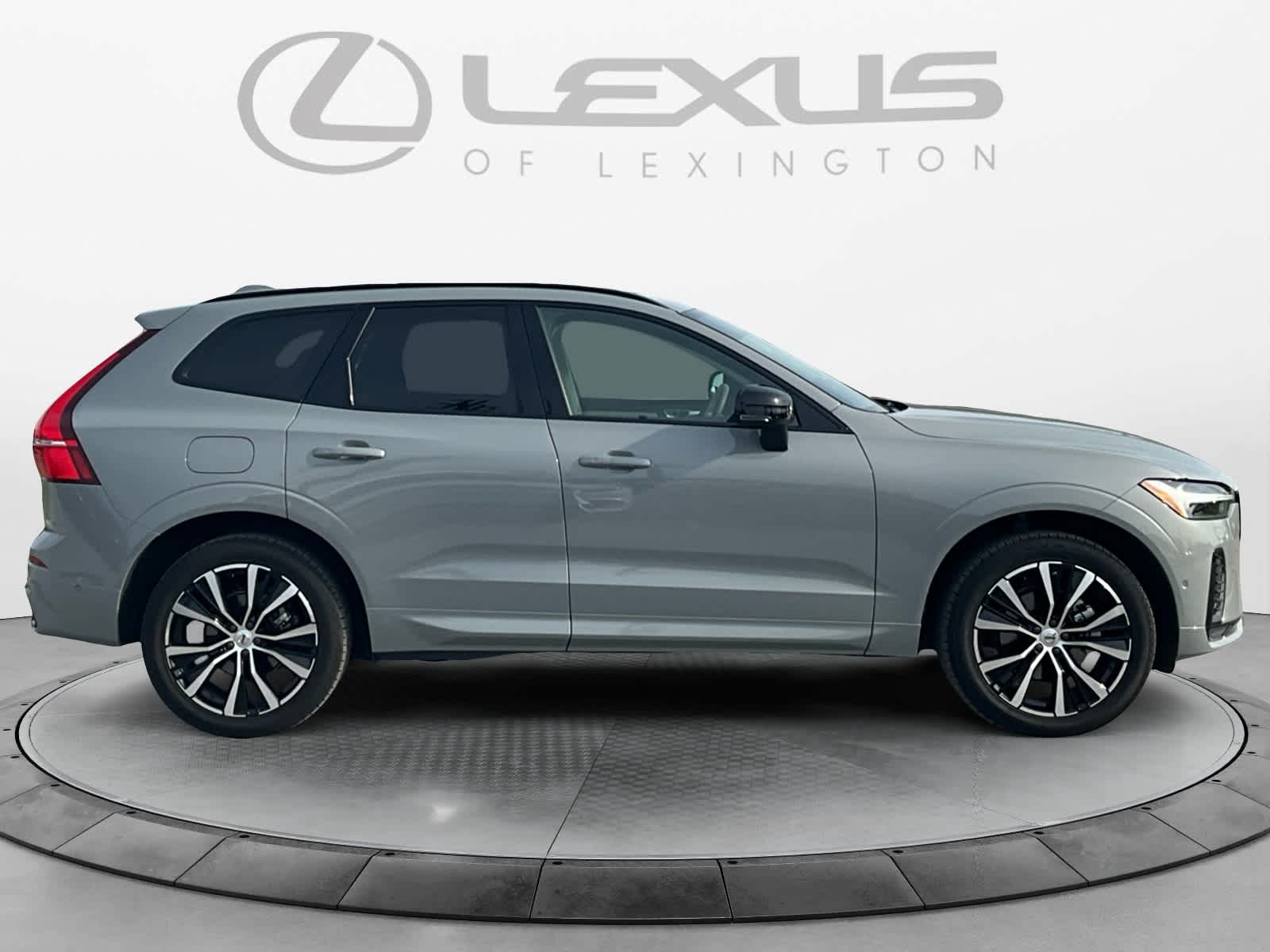 2025 Volvo XC60 Plus
