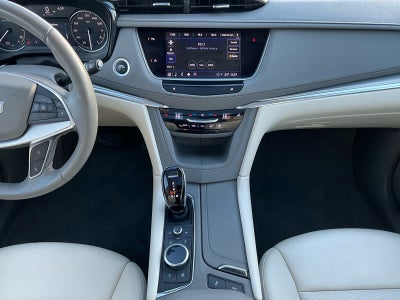 2022 Cadillac XT5 FWD Premium Luxury