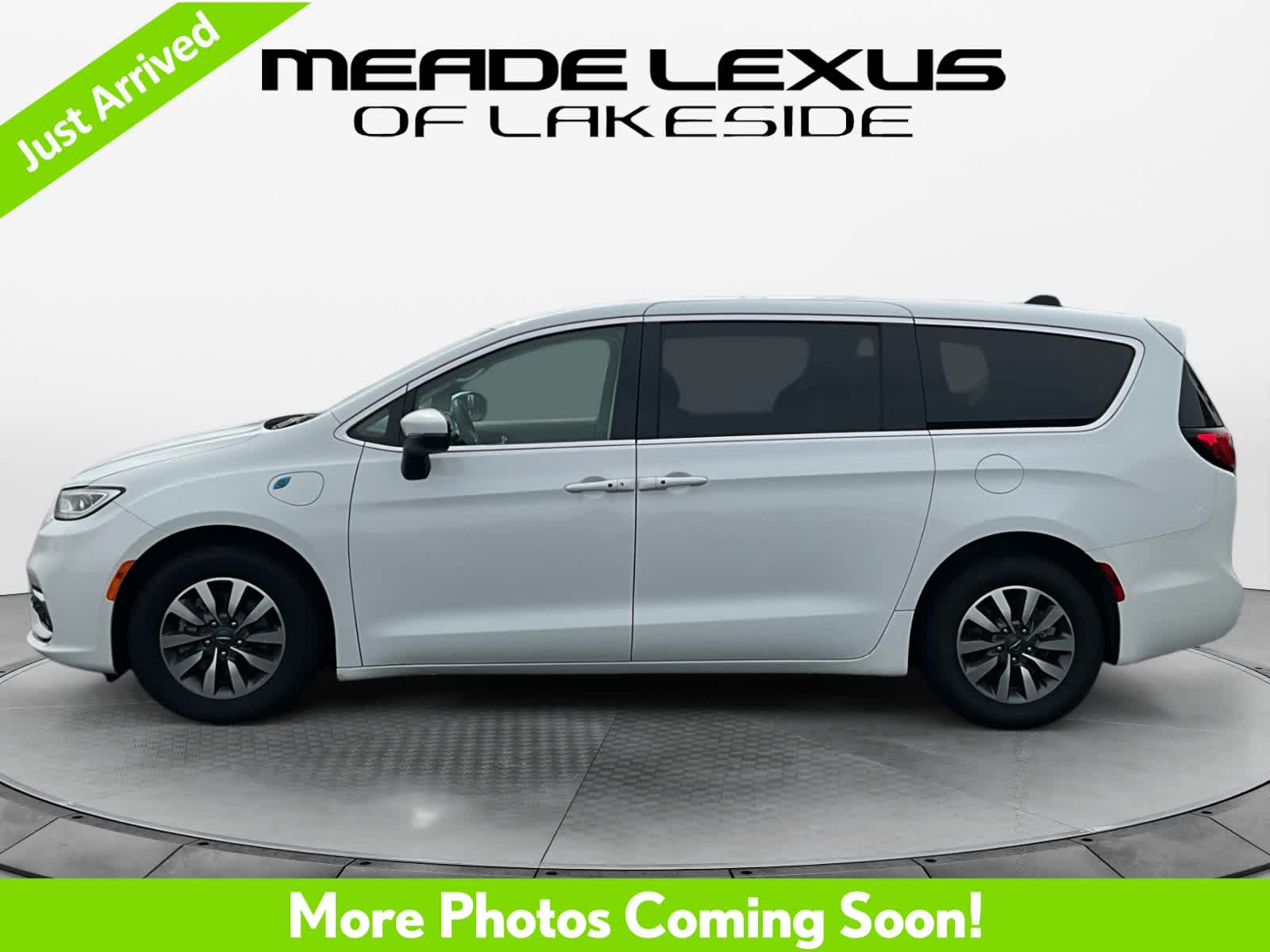 2023 Chrysler Pacifica Hybrid Touring L