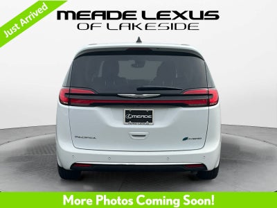 2023 Chrysler Pacifica Hybrid Touring L