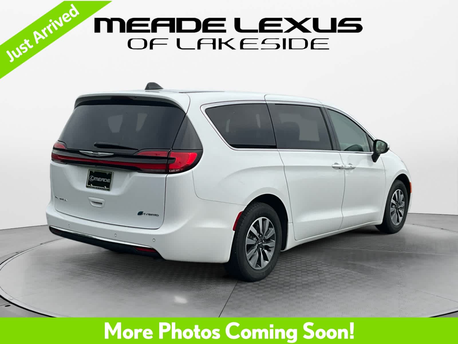 2023 Chrysler Pacifica Hybrid Touring L