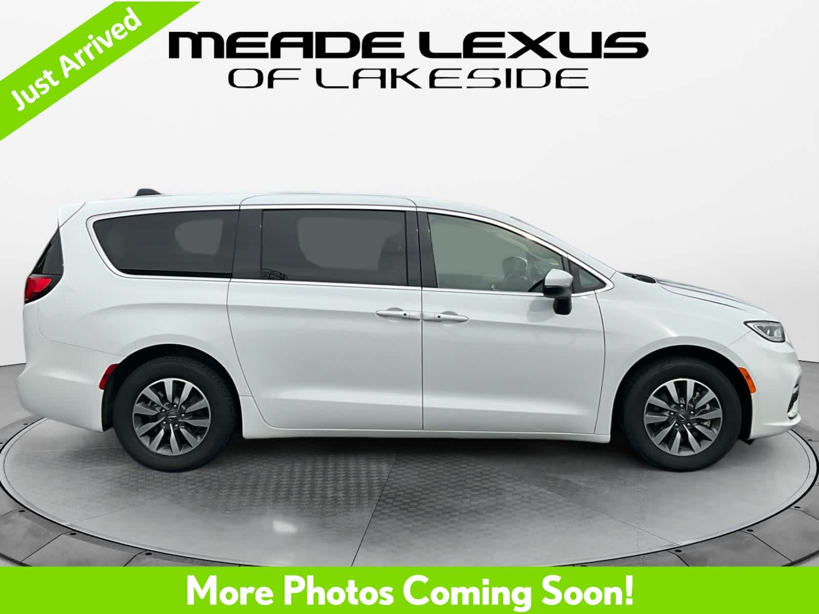 2023 Chrysler Pacifica Hybrid Touring L