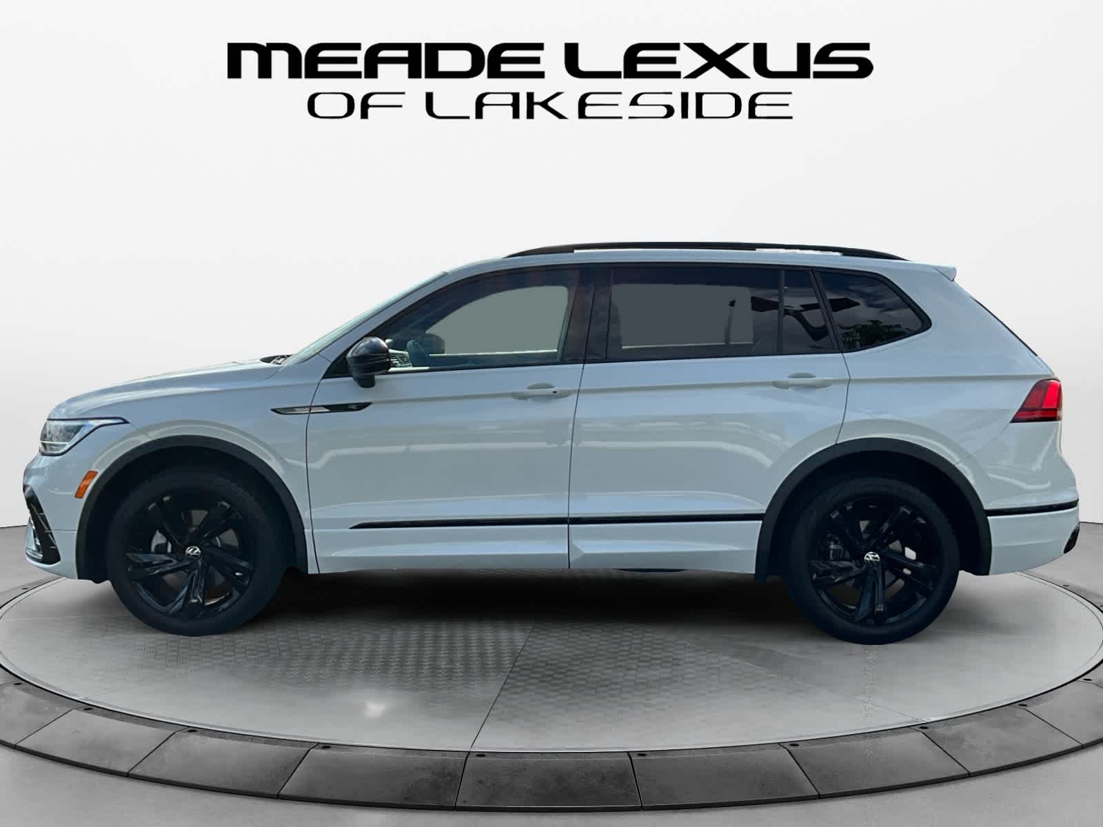 2024 Volkswagen Tiguan SE R-Line Black