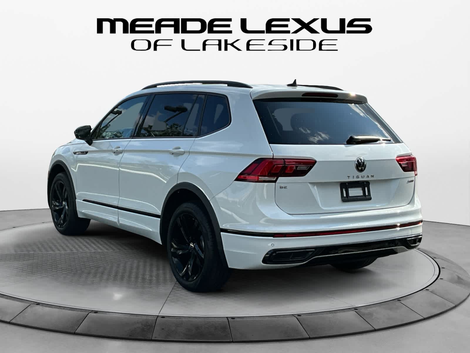 2024 Volkswagen Tiguan SE R-Line Black