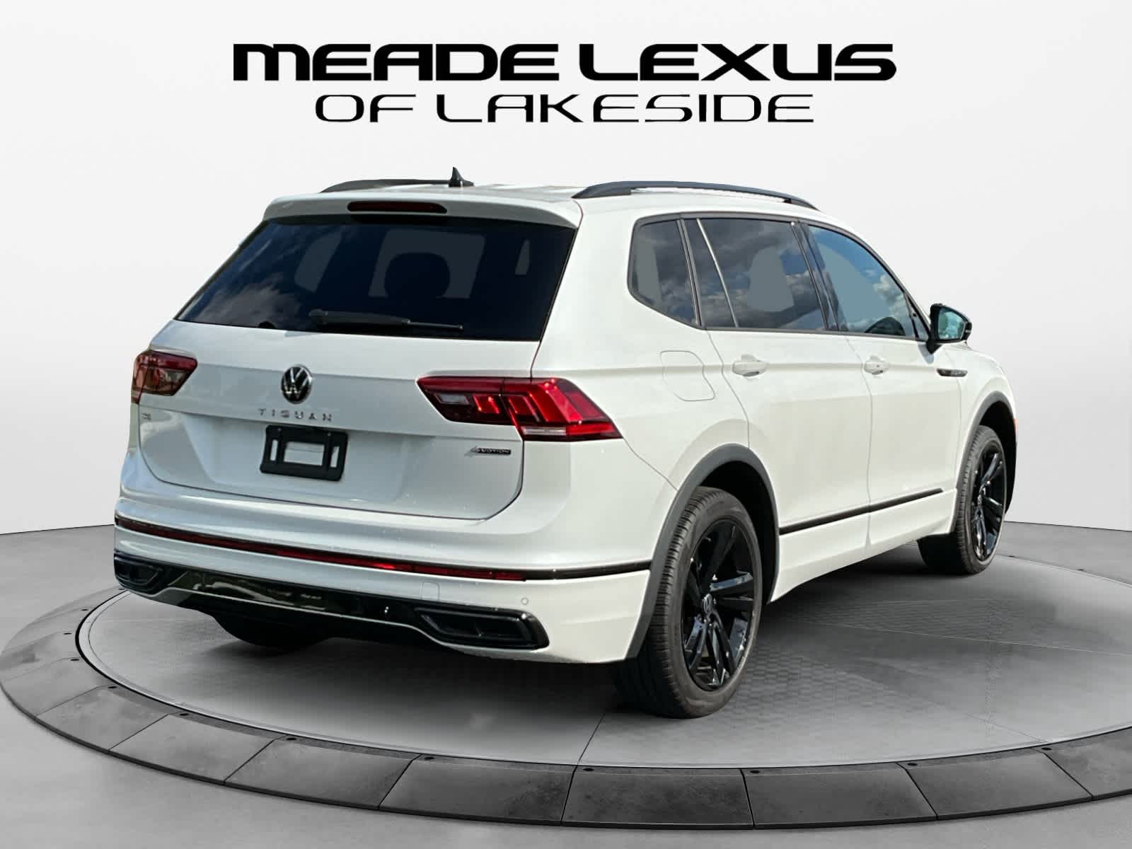 2024 Volkswagen Tiguan SE R-Line Black