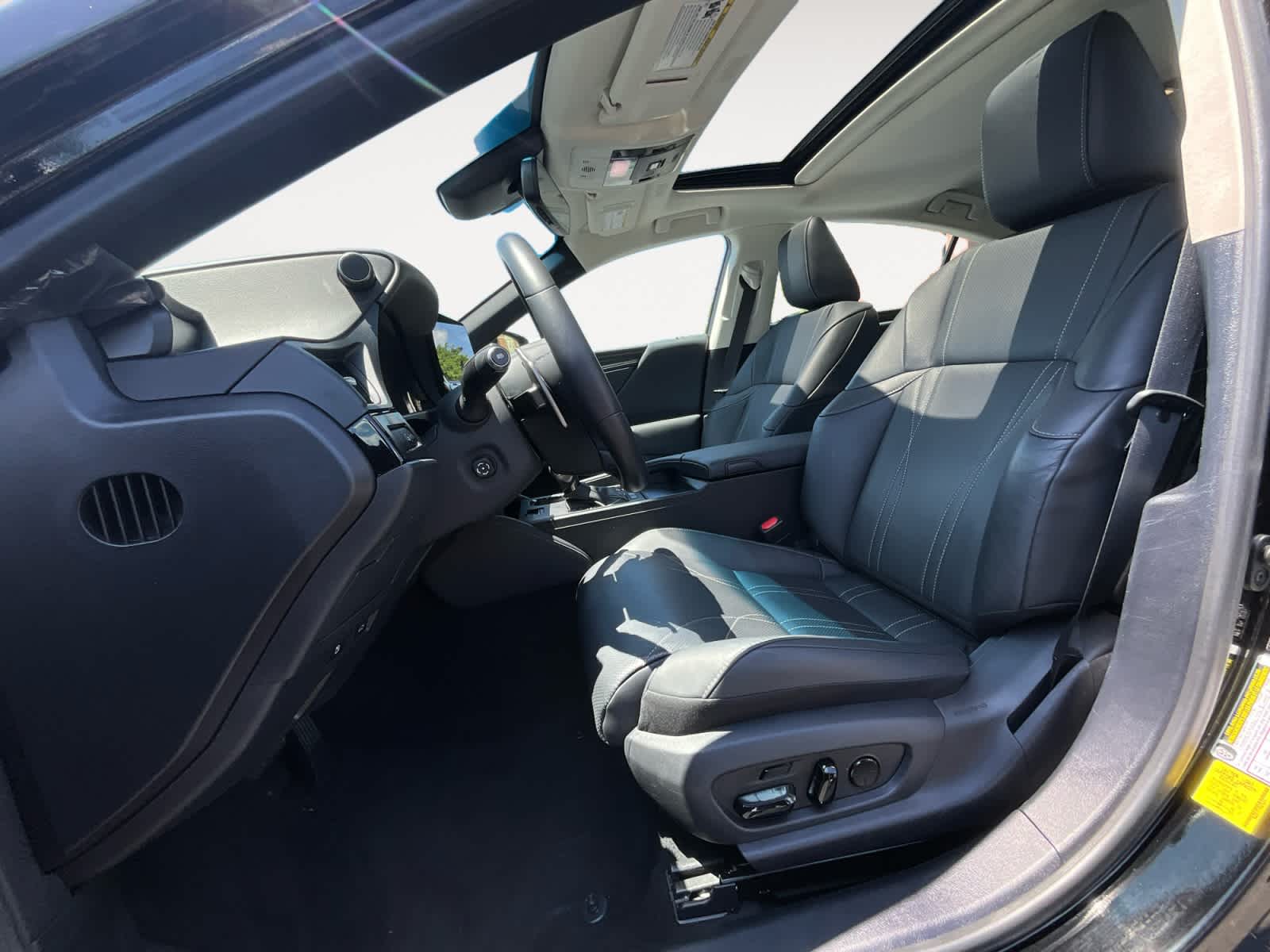 2025 Lexus ES 300h Luxury
