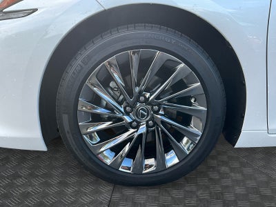 2025 Lexus ES 350 Ultra Luxury