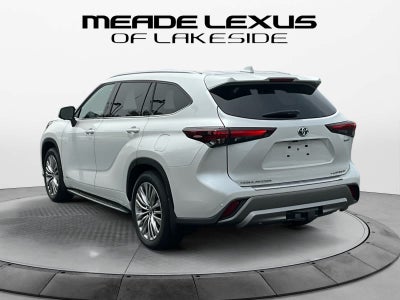 2024 Toyota Highlander Hybrid Platinum