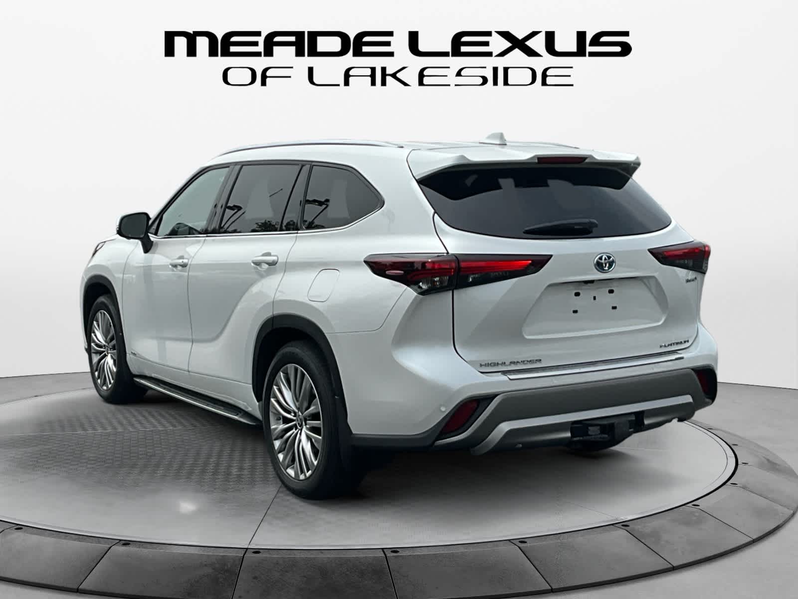 2024 Toyota Highlander Hybrid Platinum