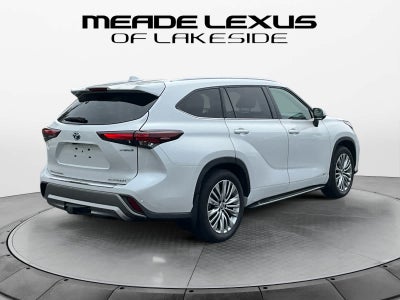 2024 Toyota Highlander Hybrid Platinum