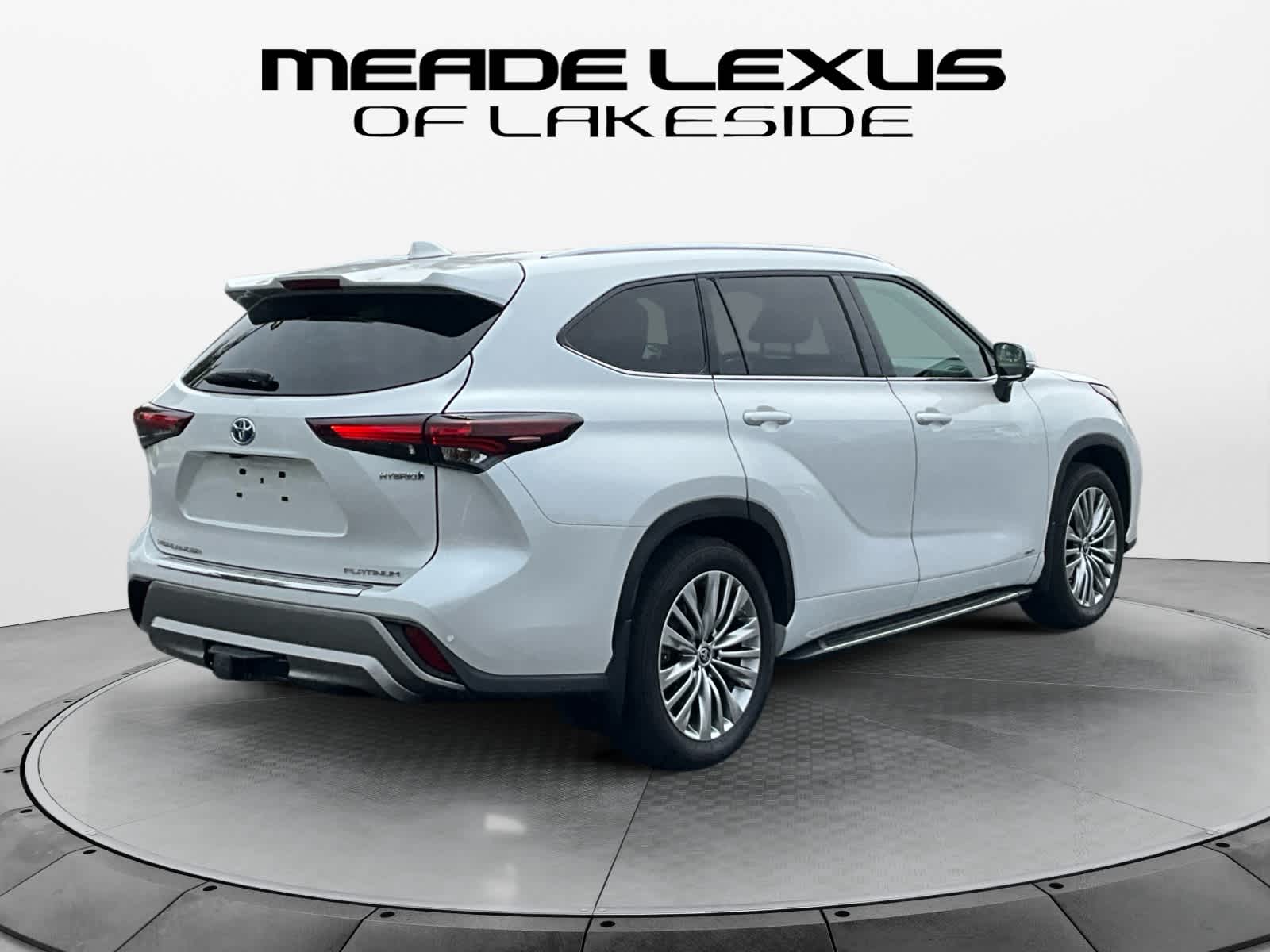 2024 Toyota Highlander Hybrid Platinum