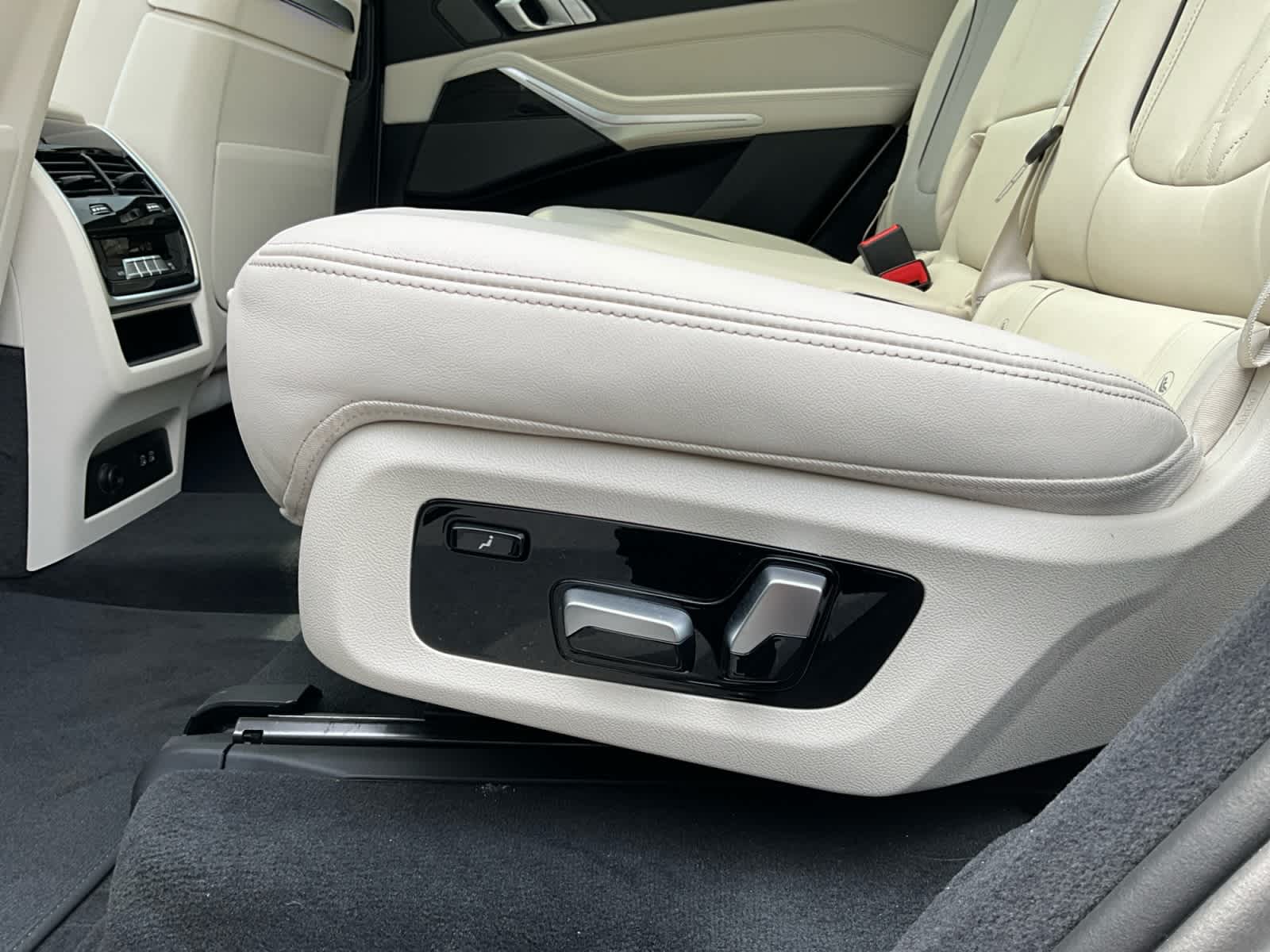 2026 BMW X7 xDrive40i xDrive40i