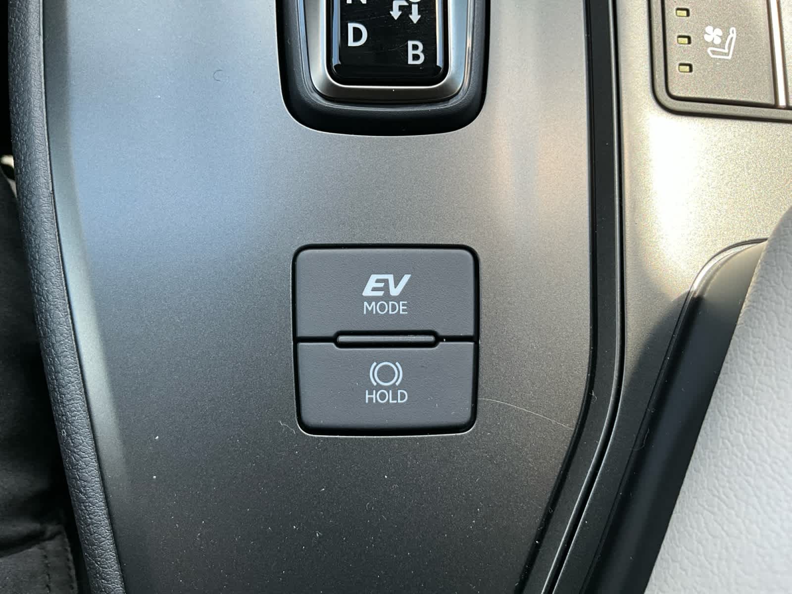 2026 Lexus UX 300h F SPORT Design