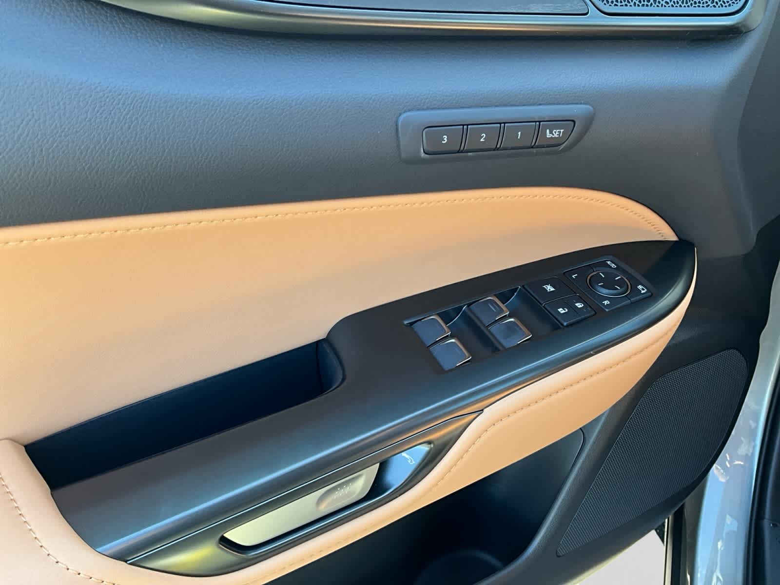 2026 Lexus NX 450h+ Luxury