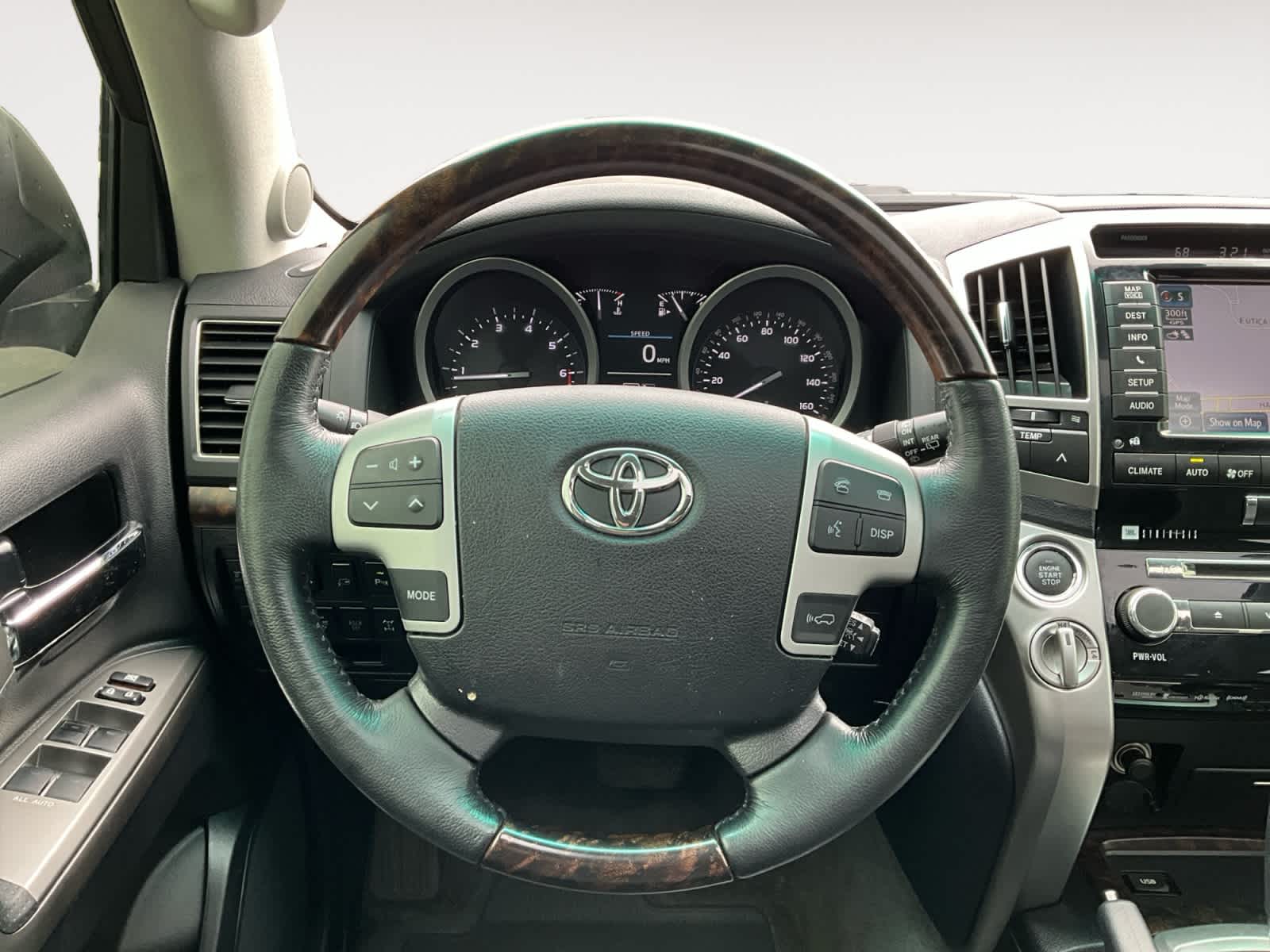 2014 Toyota Land Cruiser 4dr 4WD (Natl)