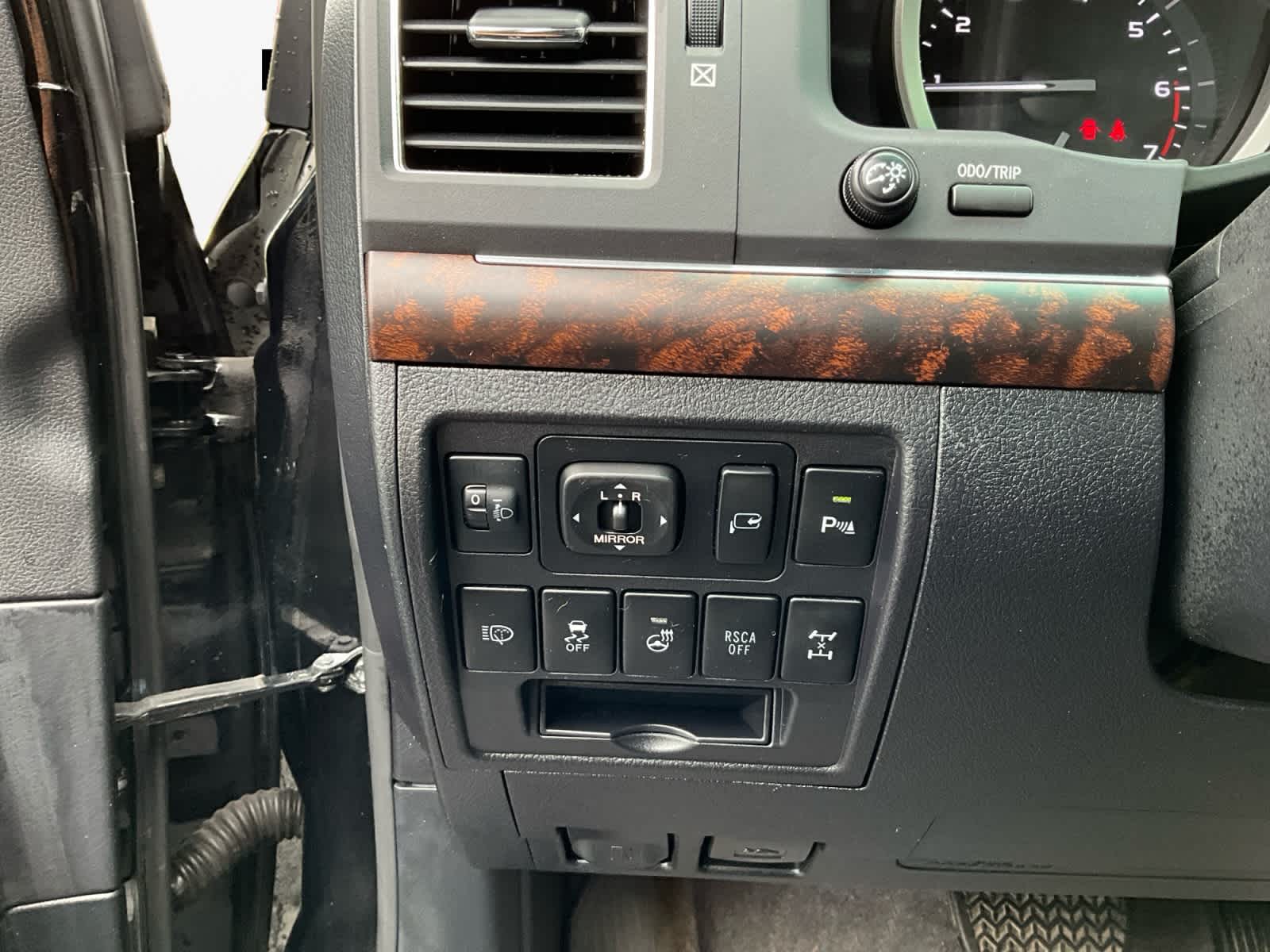 2014 Toyota Land Cruiser 4dr 4WD (Natl)