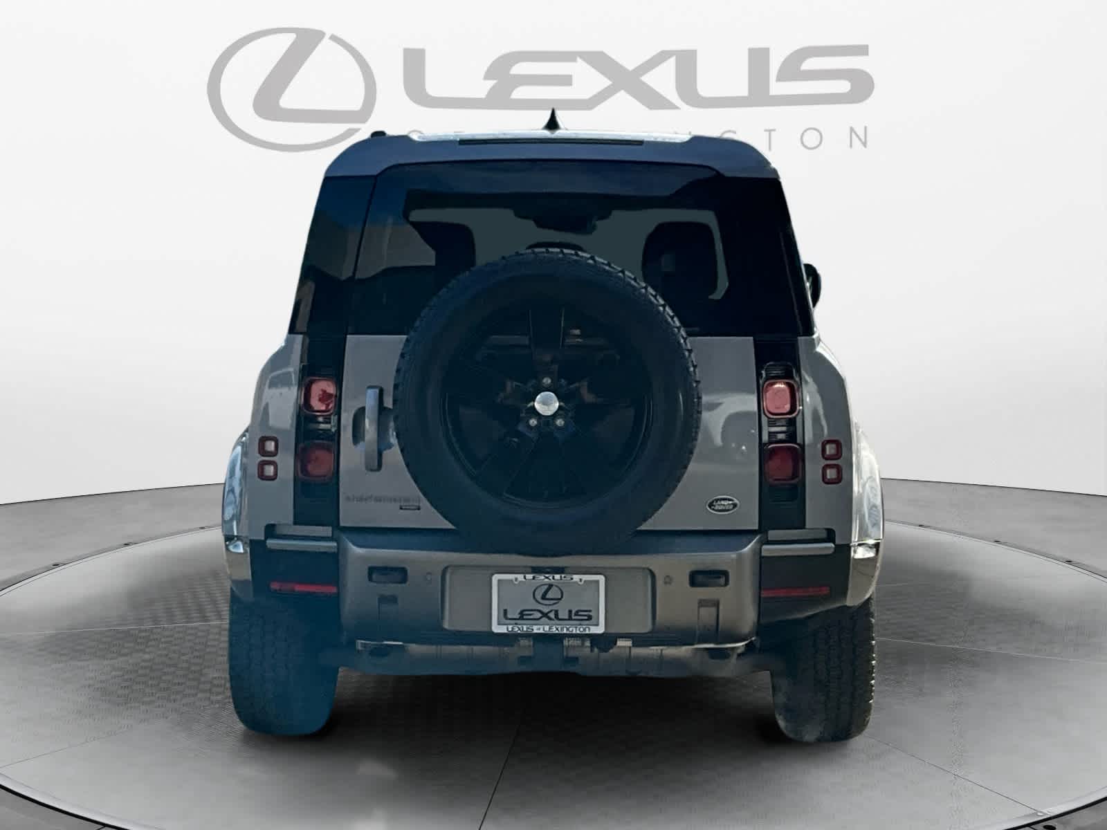 2023 Land Rover Defender X-Dynamic SE