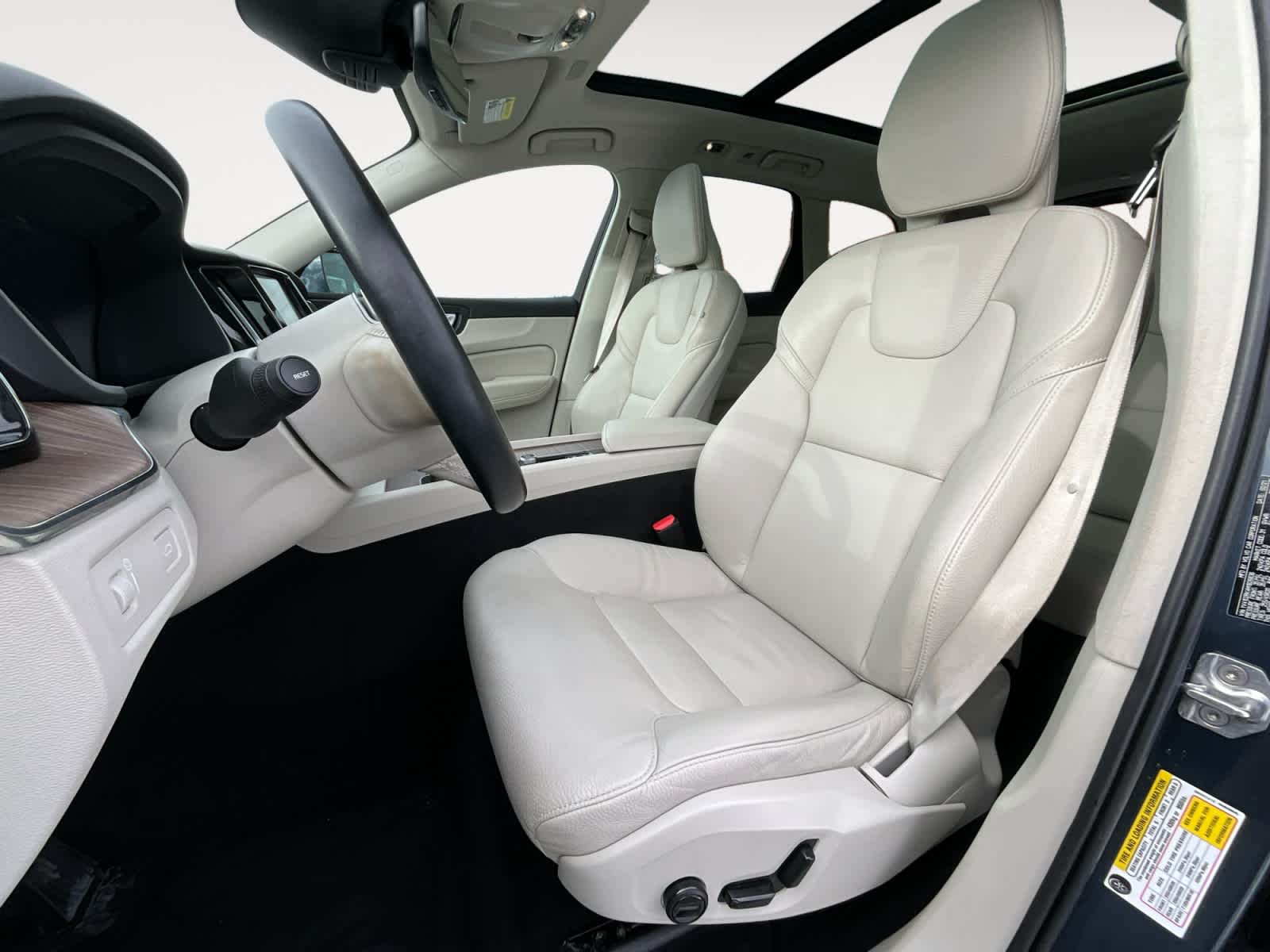 2021 Volvo XC60 Momentum