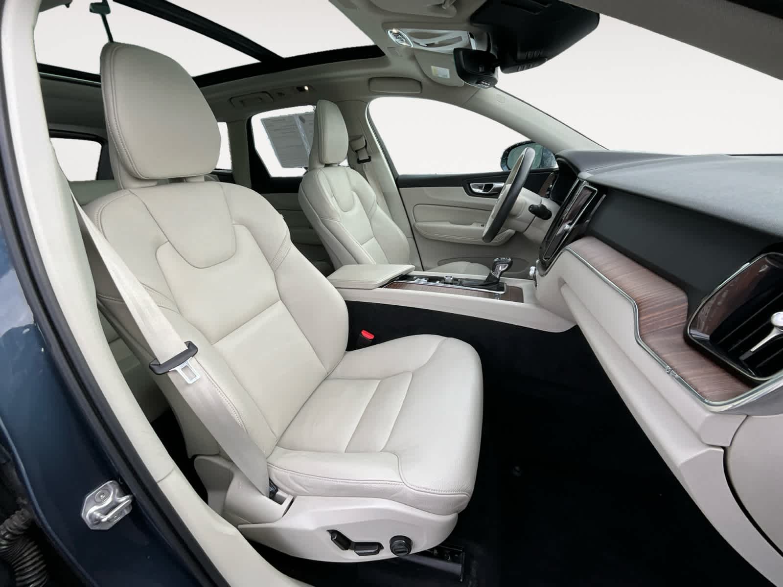 2021 Volvo XC60 Momentum