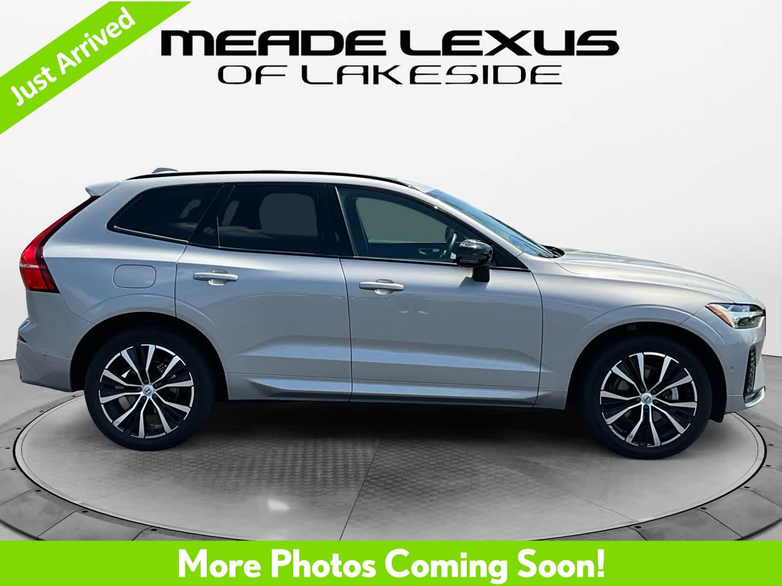 2024 Volvo XC60 Plus Dark Theme