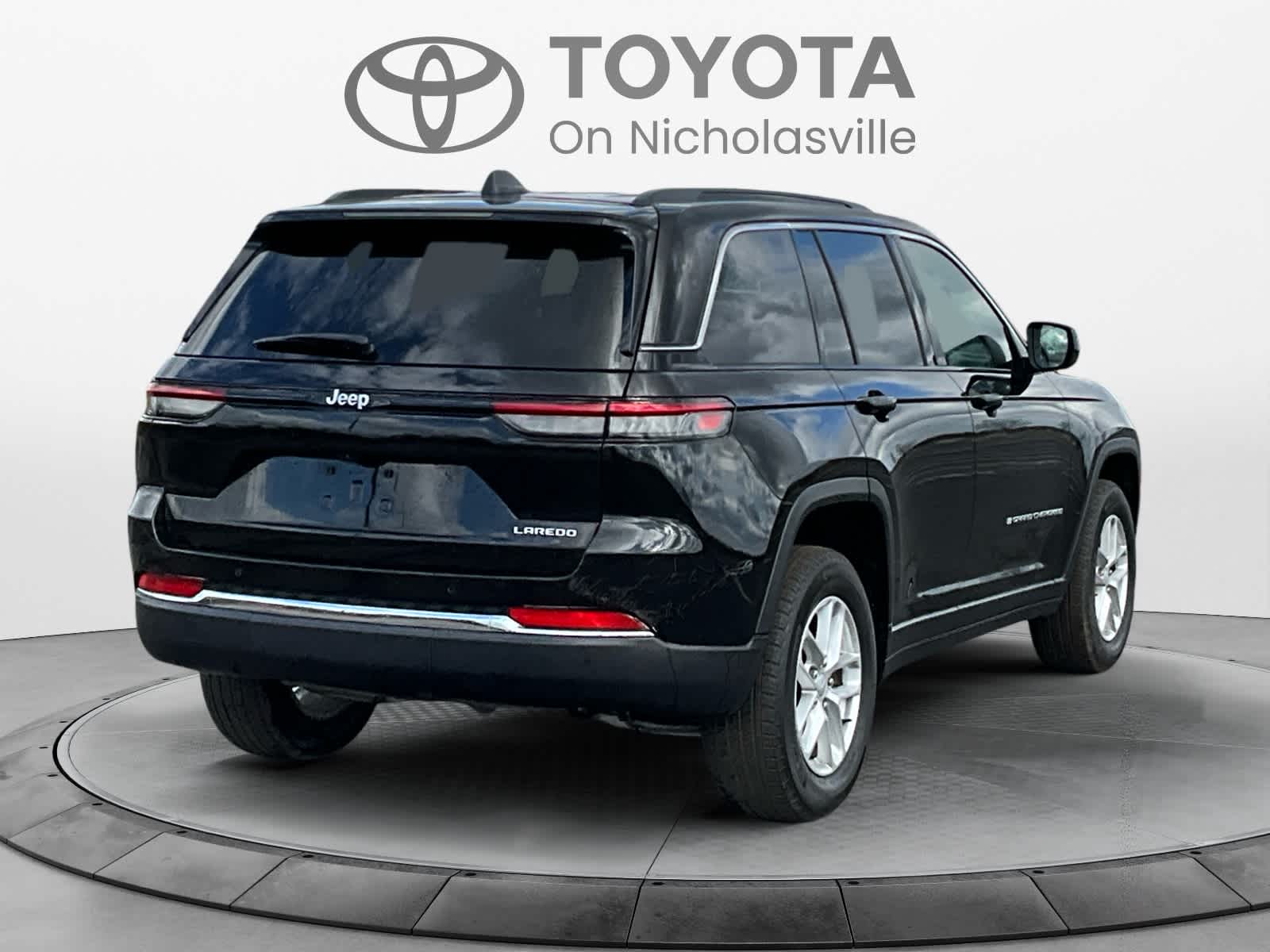 2024 Jeep Grand Cherokee Laredo X