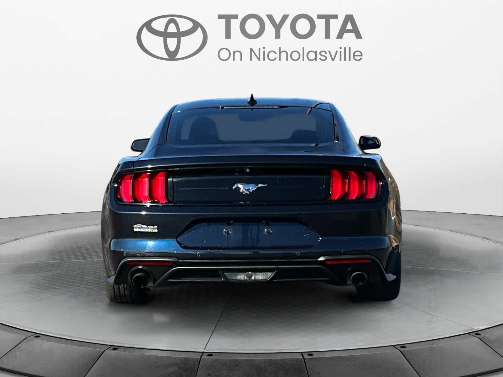 2021 Ford Mustang EcoBoost