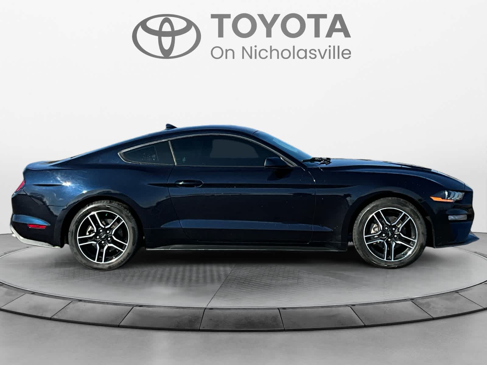 2021 Ford Mustang EcoBoost