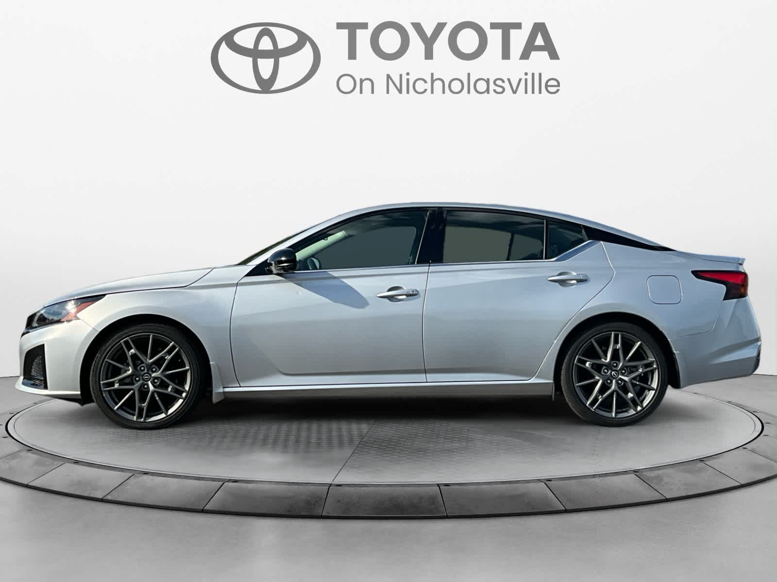 2023 Nissan Altima 2.0 SR