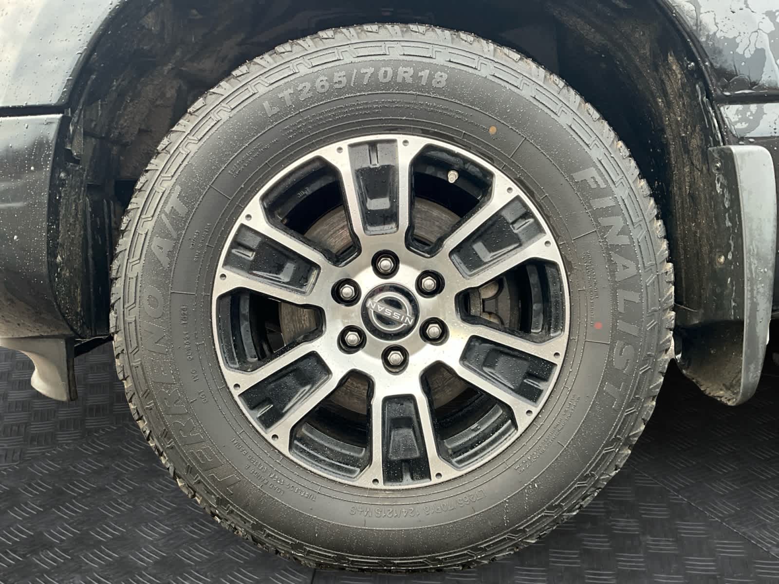 2023 Nissan Titan SV