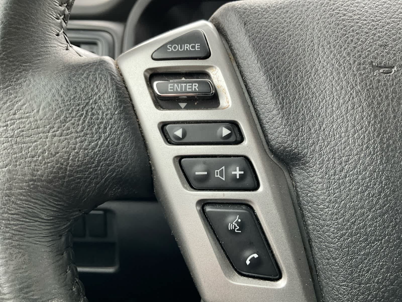 2023 Nissan Titan SV