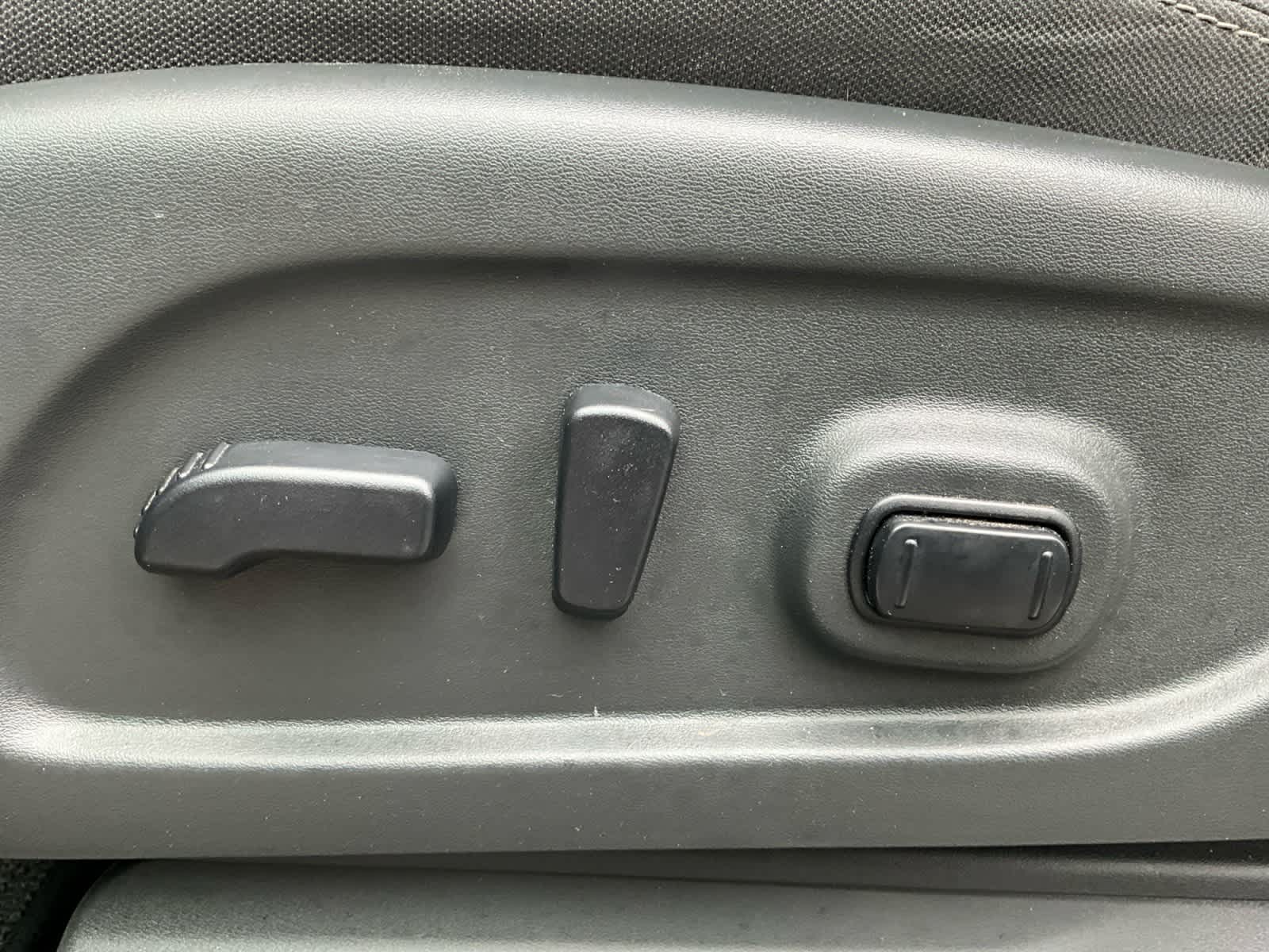 2023 Nissan Titan SV