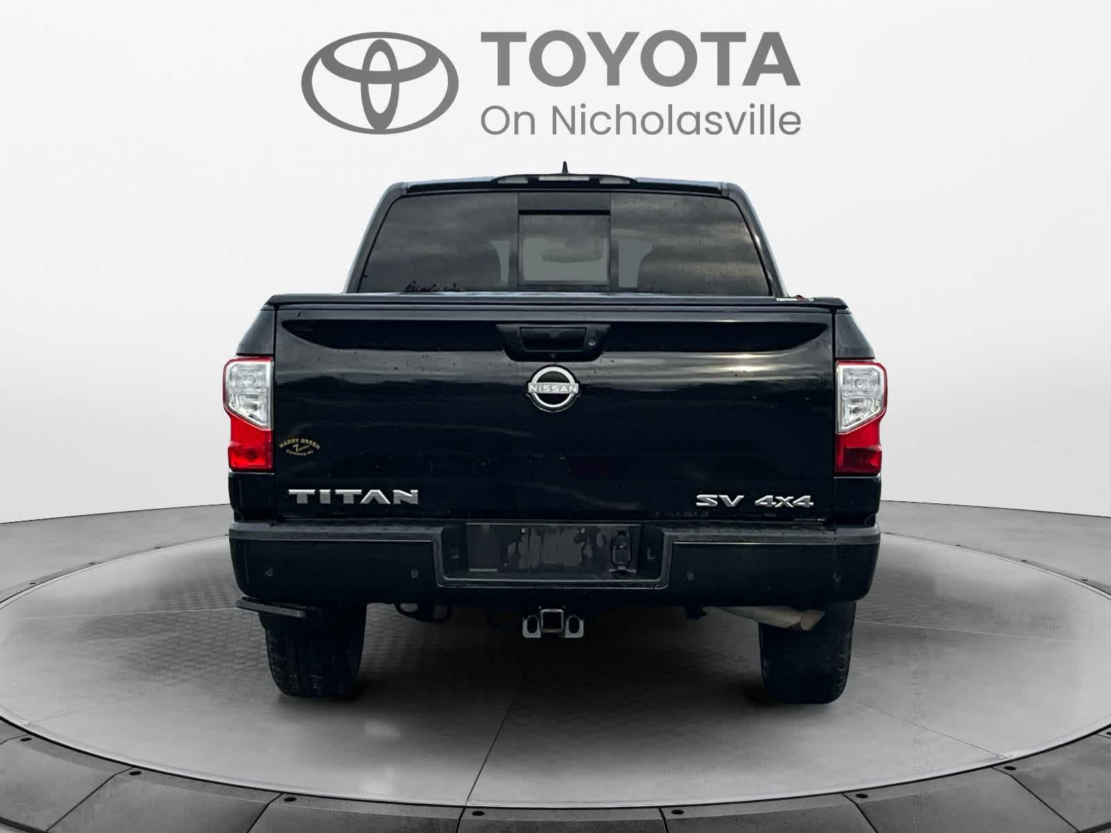 2023 Nissan Titan SV