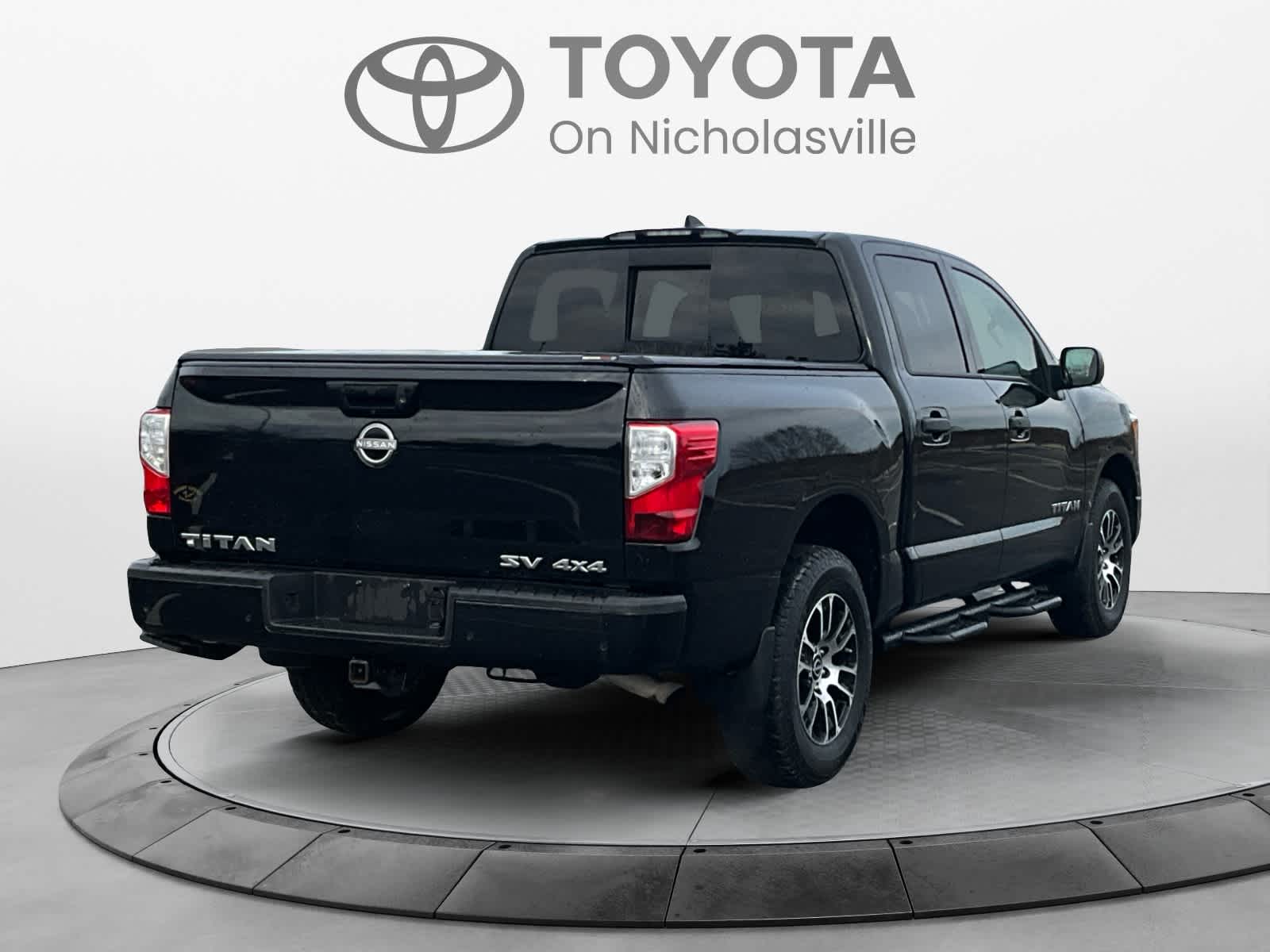 2023 Nissan Titan SV